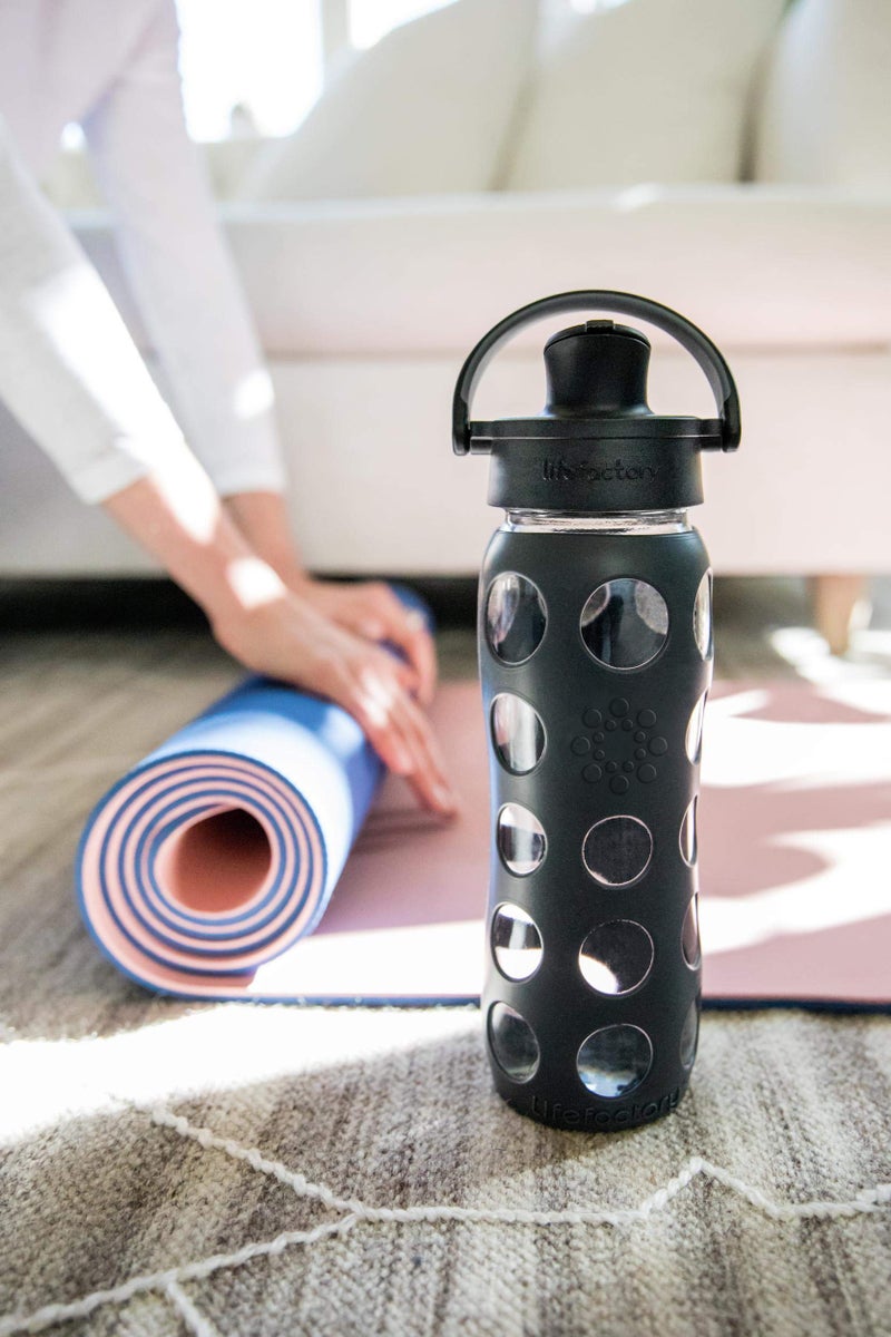 Lifefactory 12-Ounce Glass Water Bottle with Active Flip Cap and Protective Silicone Sleeve, Carbon - Image 4